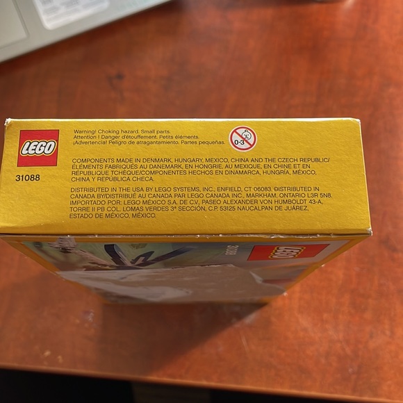 LEGO Creator 3 In 1 Deep Sea Creatures 230 Pc Building Kit Shark Fish Squid Crab - Picture 4 of 6